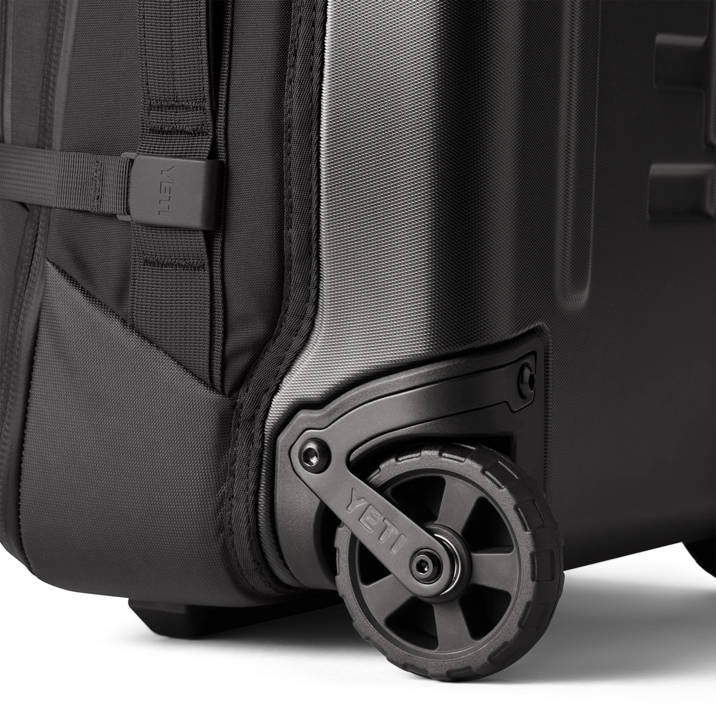 Crossroads® 35L/22" Wheeled Luggage - Image 6